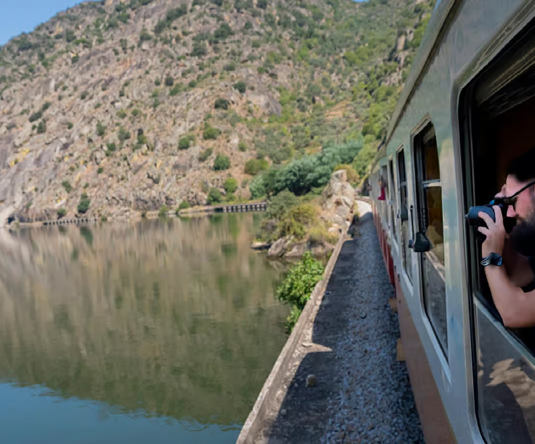 Upper Douro: Trains & Wines